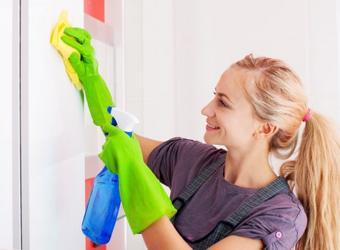 Cleaner Uxbridge pricing estimate shown for a domestic clearance