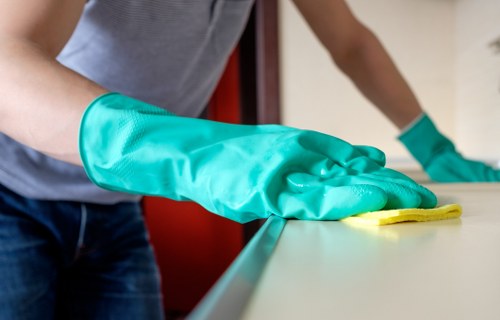 Checklist and notes for a cleaning service issue review