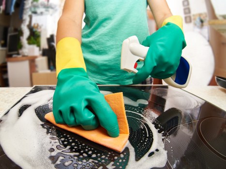 Local gutter cleaning service near Uxbridge